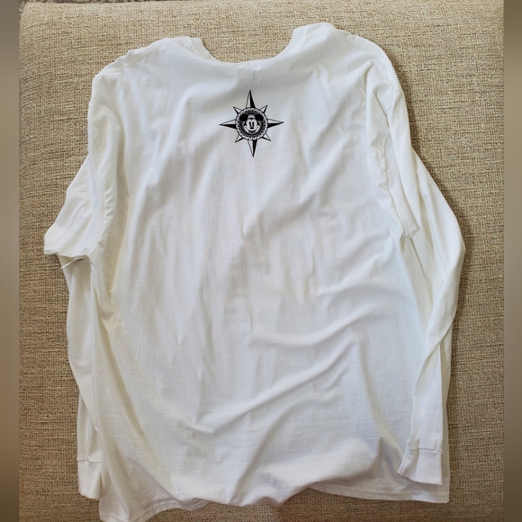 🆕️ Disney Discover the Magic Long Sleeve Tee - Picture 3 of 9